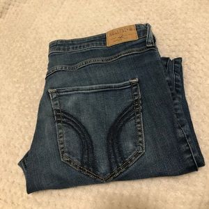 Hollister Super Skinny High Rise size 13r